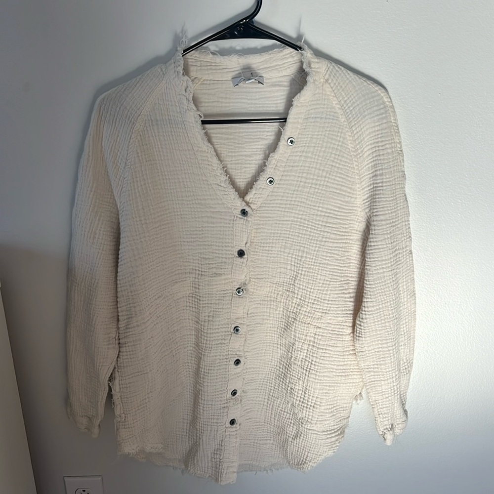Urban Daizy Gauzy Button Front Shirt- Size Small, Color Cream